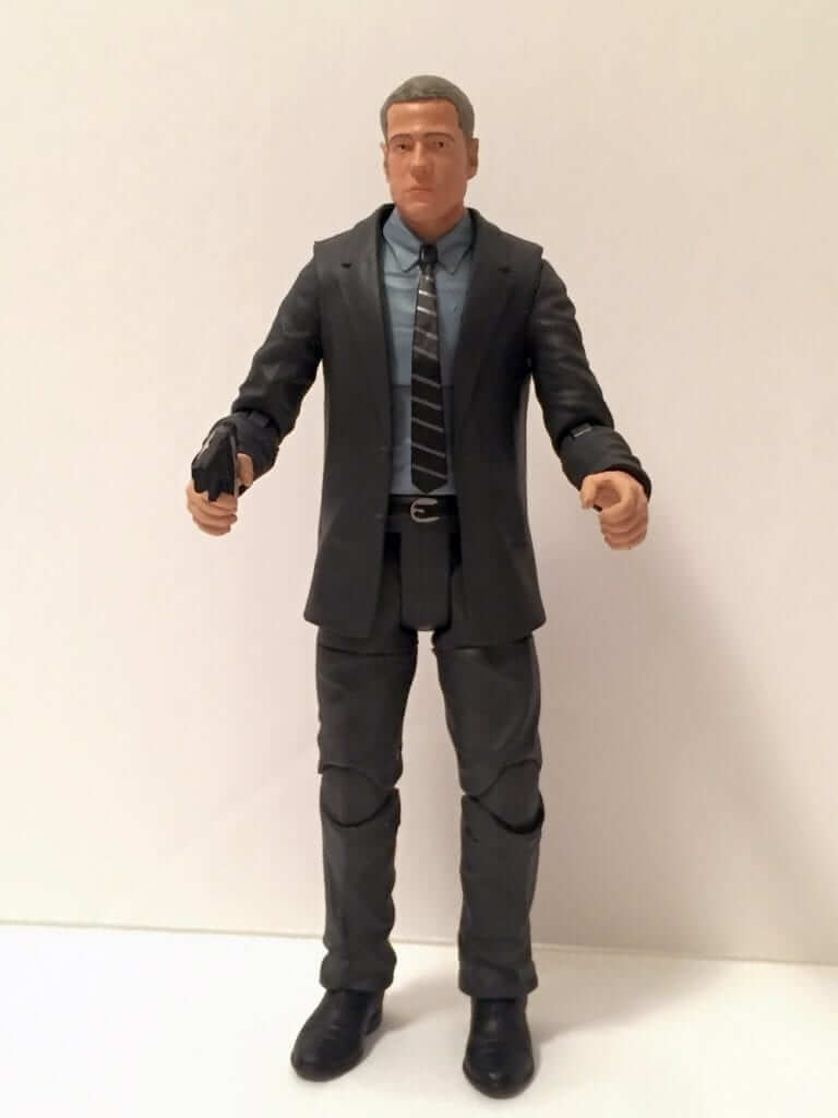 This 7-inch scale figure of GCPD Detective Jim Gordon, comes with a pistol and a deluxe diorama base representing the Gotham City alleyway where he first met Bruce Wayne. Combine it with Selina Kyle's fire escape base to form a larger diorama! This figure features over 16 points of articulation and comes packaged in the famous display-ready Select packaging, with spine art for easy shelf reference. Sculpted by Gentle Giant!