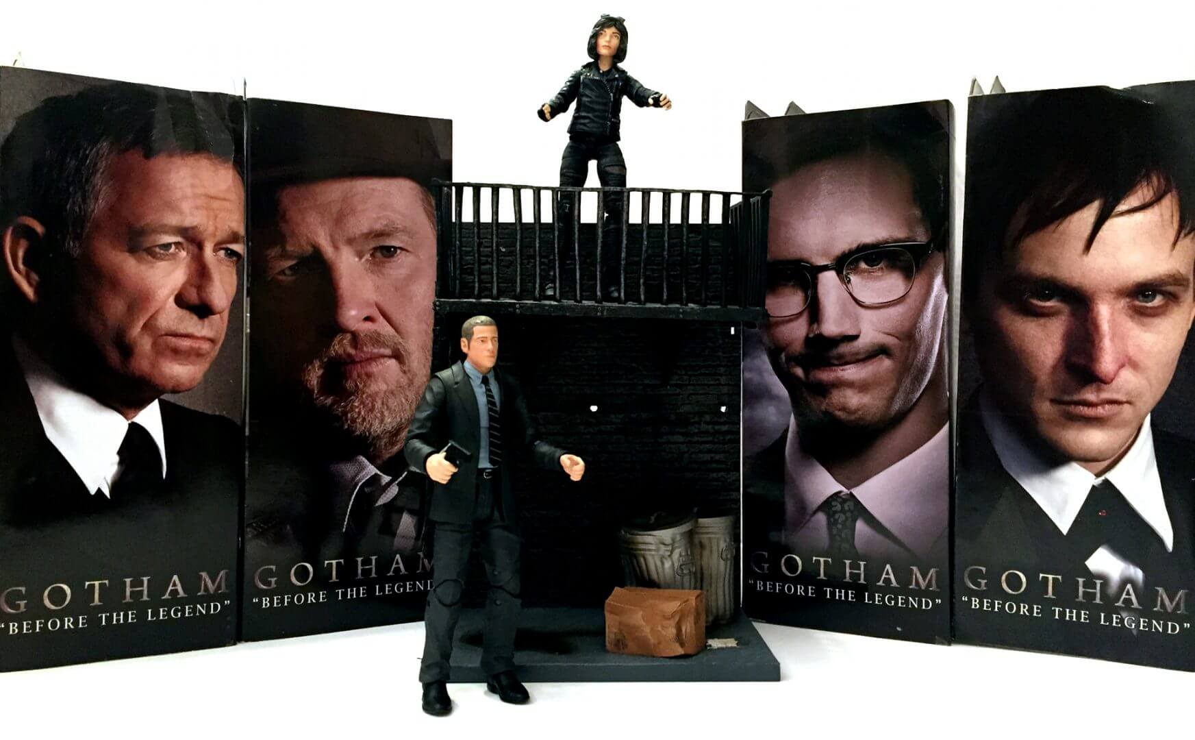 Diamond Select Toys: Gotham Select Figures Review