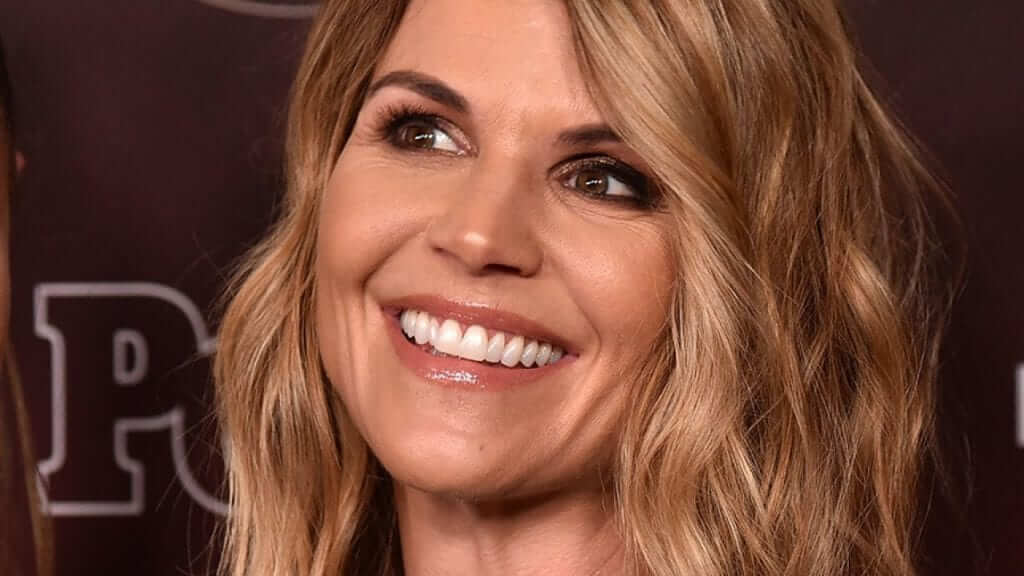 Lori Loughlin Kicked Off Fuller House After College Admissions Scam