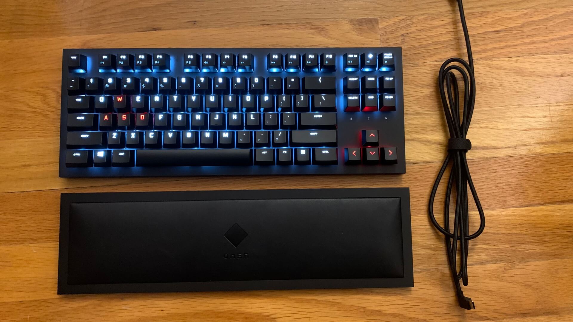 Omen Spacer Featured Image of keyboard and all accessories