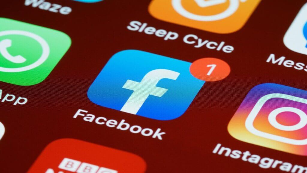 Facebook Instagram WhatsApp what caused the Facebook Downtime?
