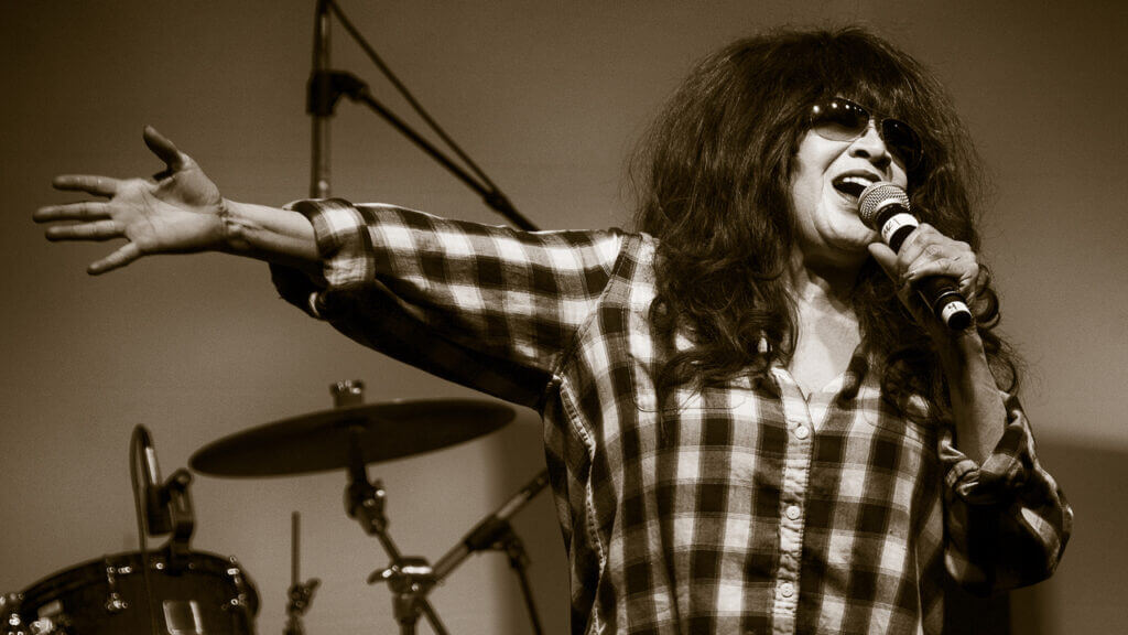 singer-ronnie-spector-co-founder-of-the-ronettes