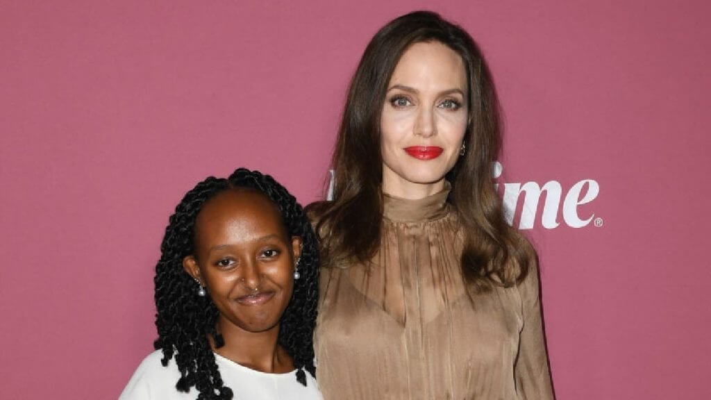 Angelina-Jolie-becomes-spelman-mom-as-daughter-leaves-for-college