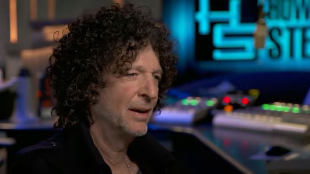 howard-stern-blasts-kanye-west-for-anti-semitic-comments