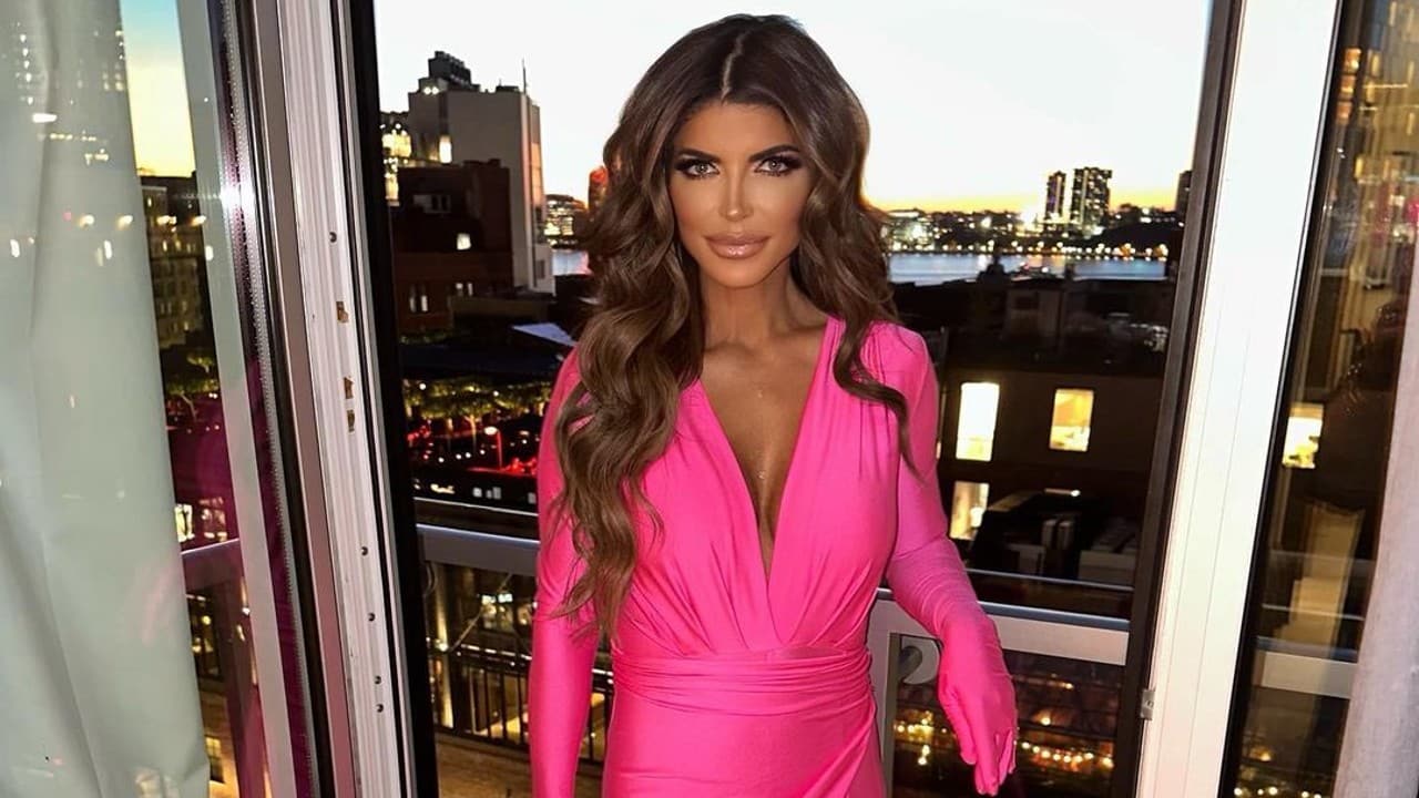 Real Housewives of New Jersey Teresa Giudice in pink outfit