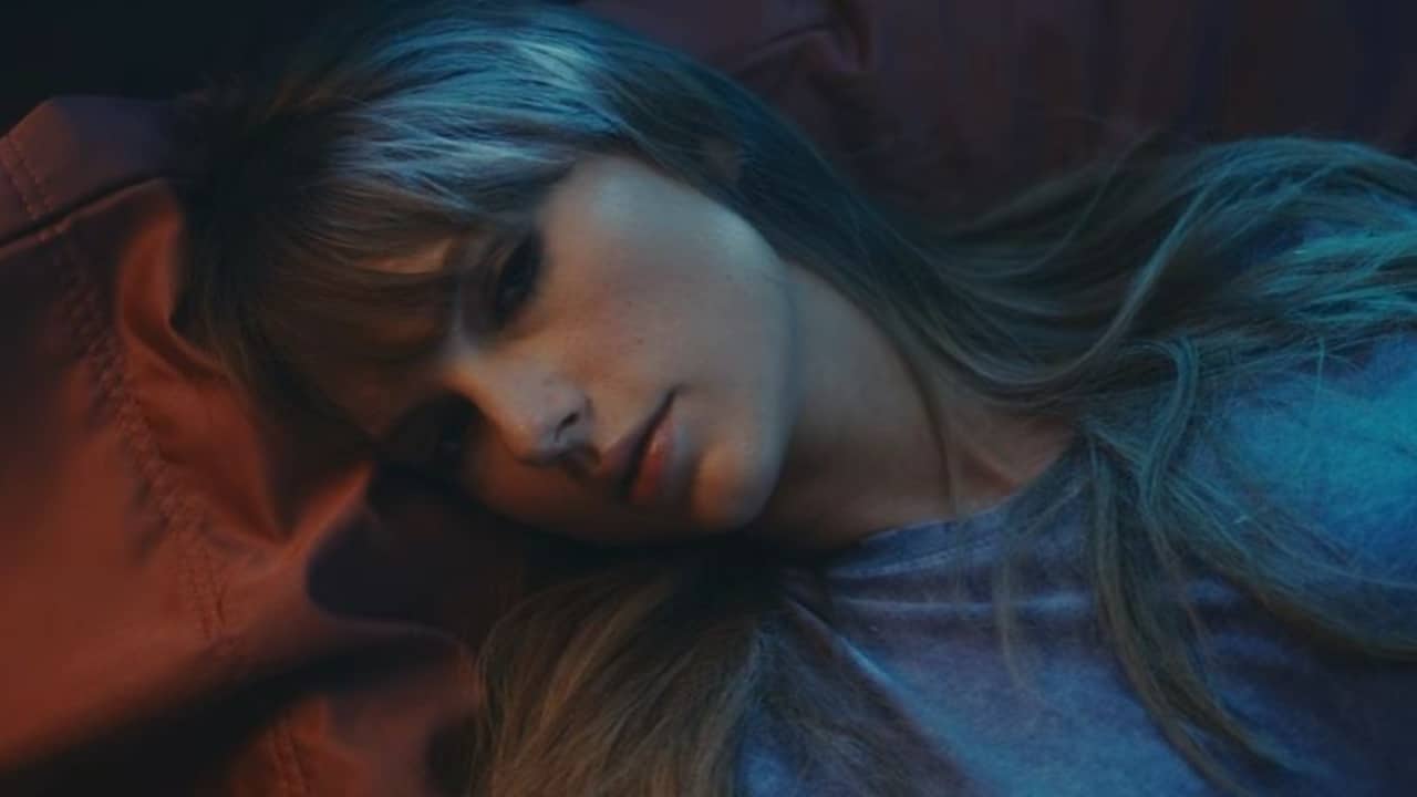 Taylor Swift Drops ‘Lavender Haze’ Music Video