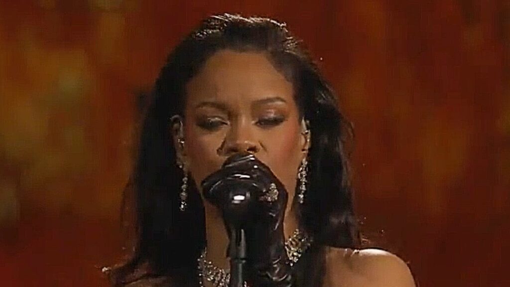 Rihanna-Oscars-performance