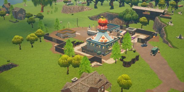 Learn more about how you can play with friends on the original Fortnite map through the native creative mode.