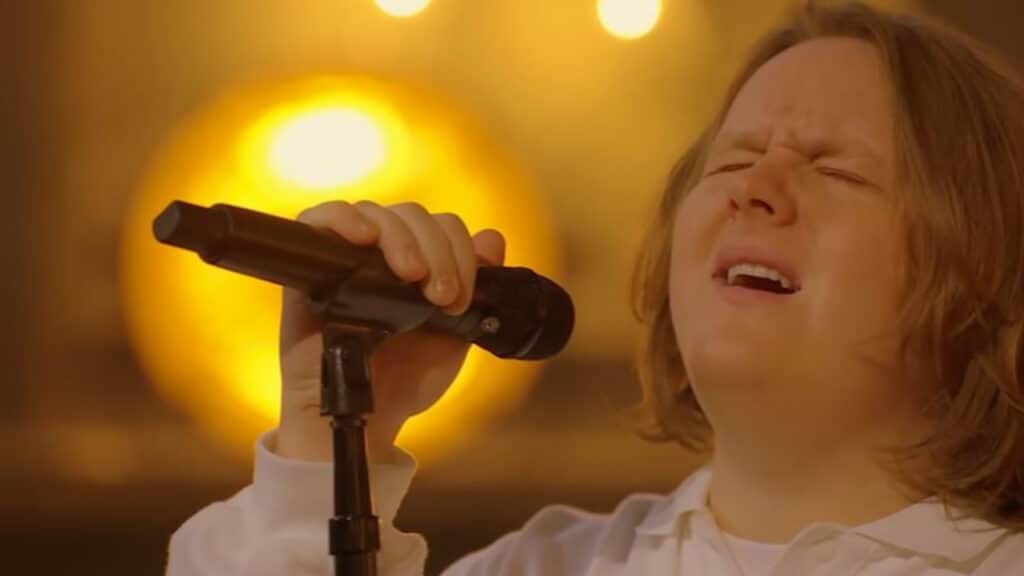 lewis-capaldi-opens-up-about-extremely-low-points-in-music-career-ahead-of-his-netflix-documentary
