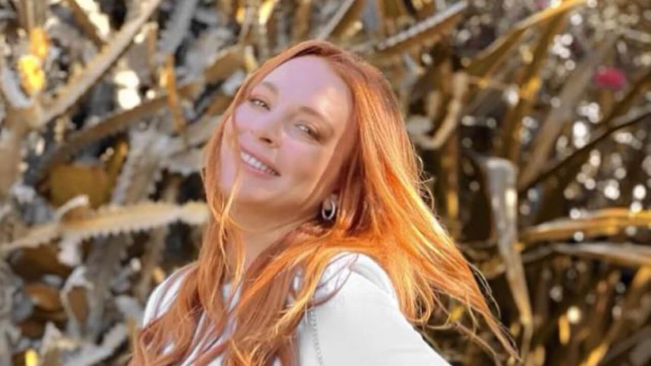 Lindsay Lohan mirror selfie