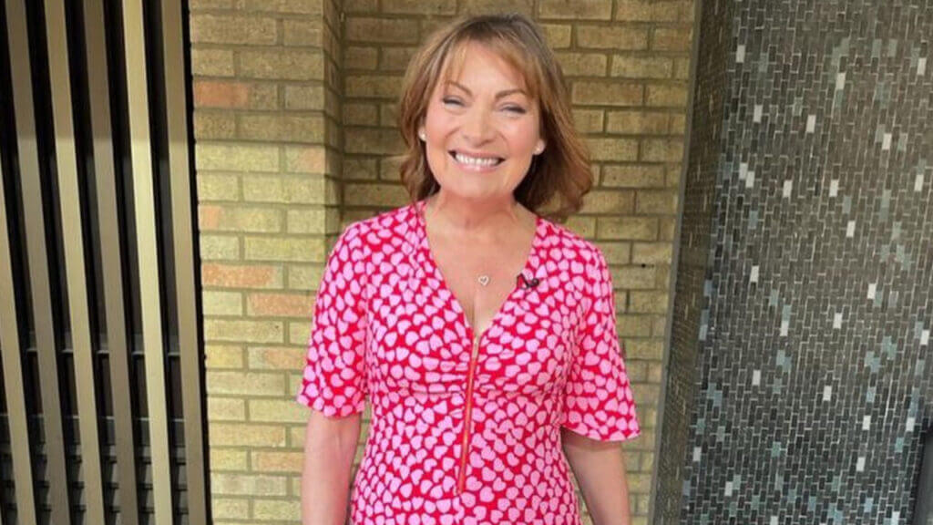 itv-host-lorraine-kelly-pays-tribute-to-former-dwts-judge-len-goodman-mid-show