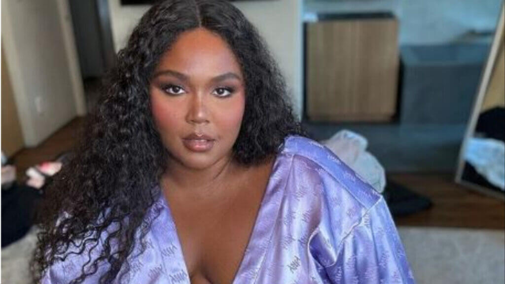 lizzo-celebrates-her-body-with-new-instagram-video-in-an-attempt-to-slam-critic