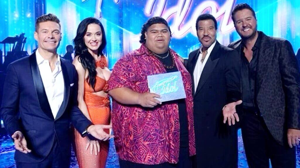 American Idol winner Iam Tongi poses with season 21 judges