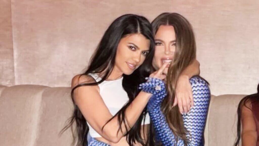 Sisters Kourtney and Khloe Kardashian