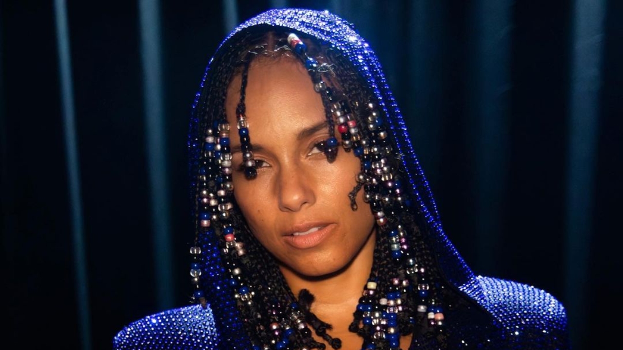 Alicia Keys wears blue outfit amid Keys on the Summer tour