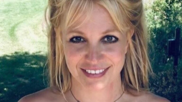 Britney Spears Shows Off Bathing Suit That's 'Too Big'