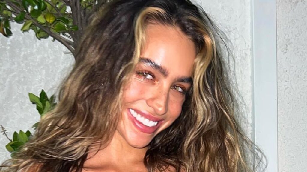Sommer Ray smiling