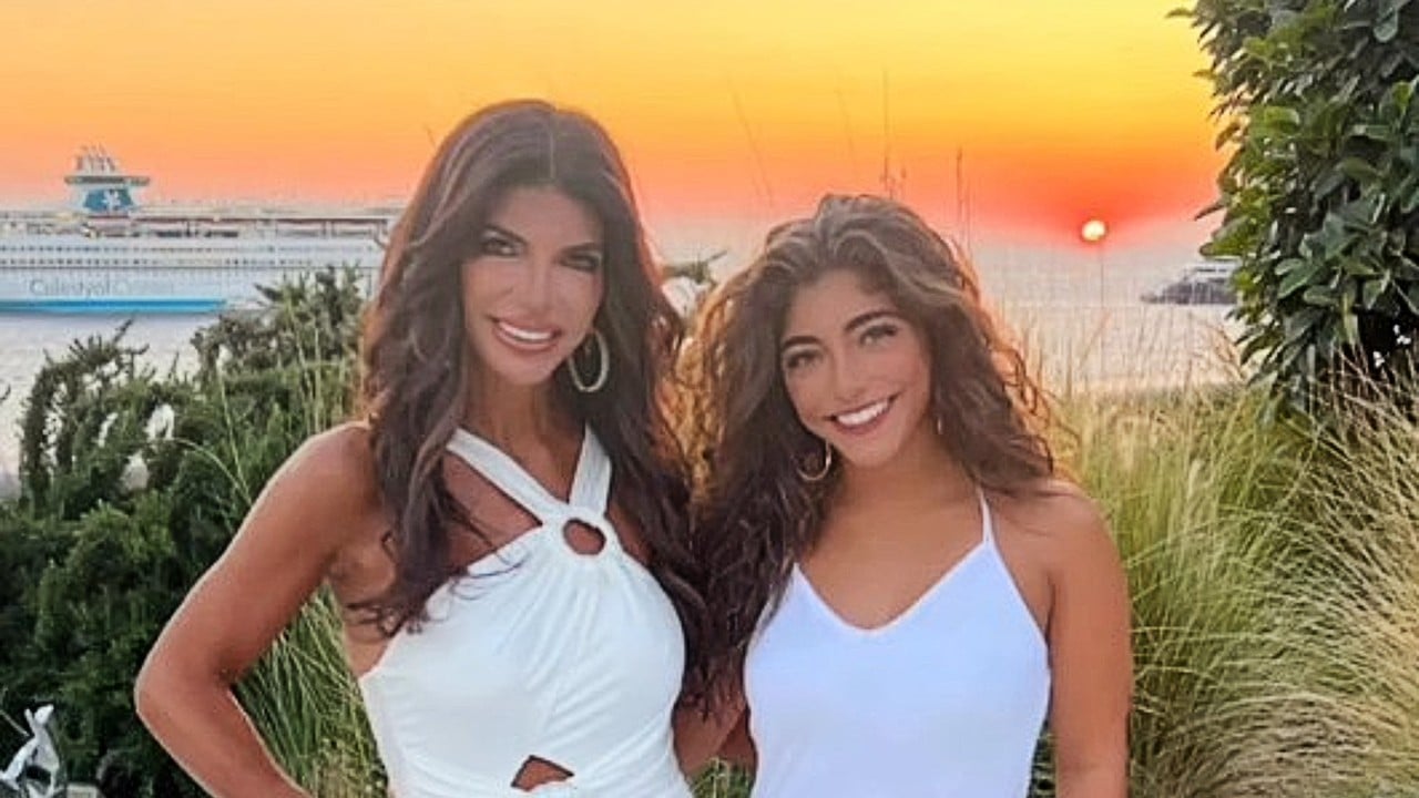 Teresa Giudice and Daughter Milania Twin in Bathing Robes in Greece ...