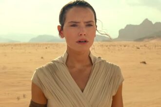 Daisy Ridley as Rey in Star Wars The Rise of Skywalker, set before the Star Wars movie in which she is set to return.