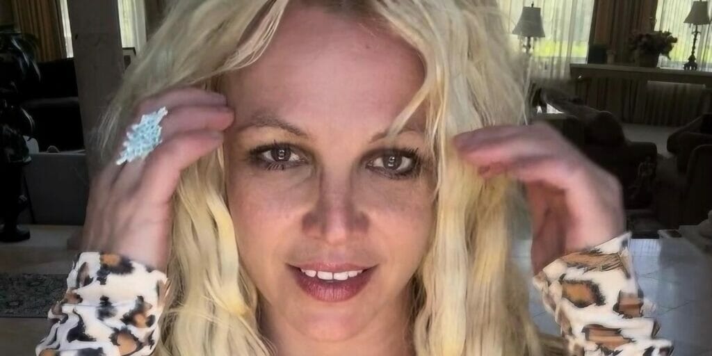 Britney Spears wearing leopard print top in Instagram pic