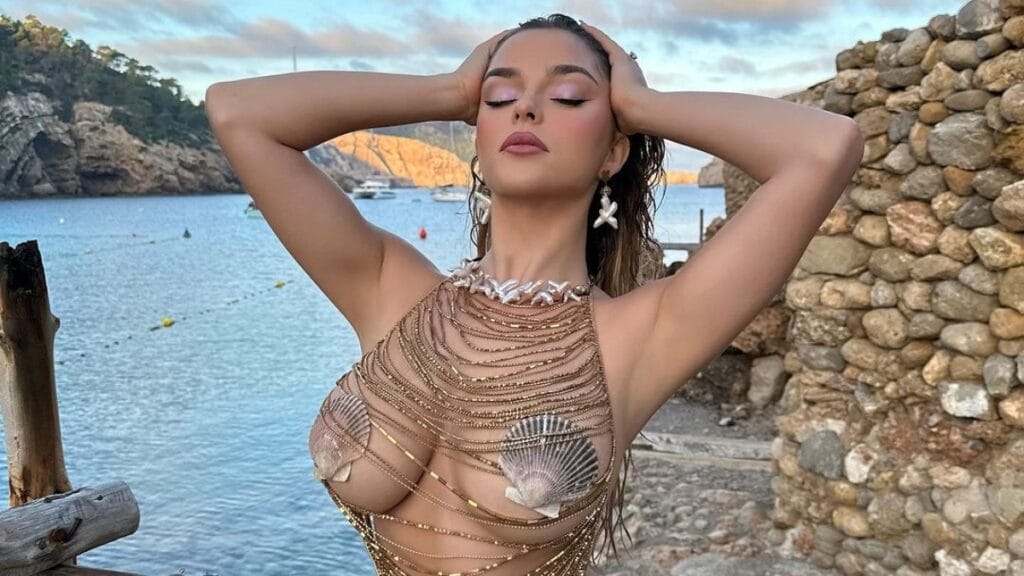 Demi Rose rocks seashell lingerie
