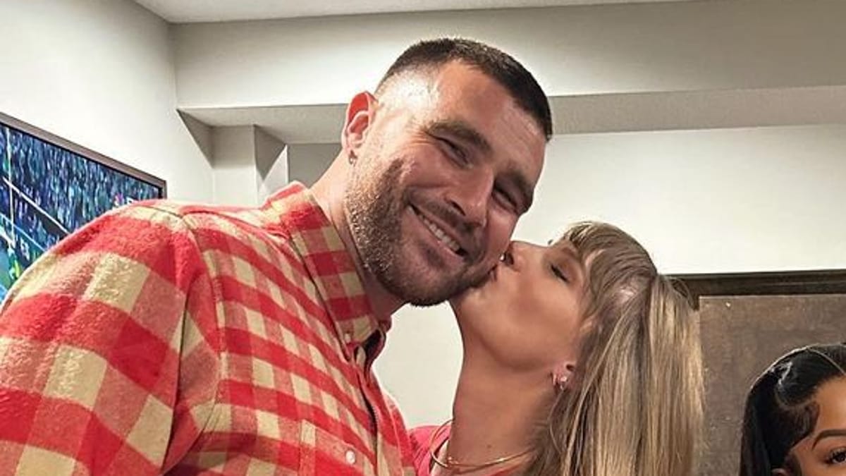 Swift and Kelce pictures, Taylor Swift and Travis Kelce