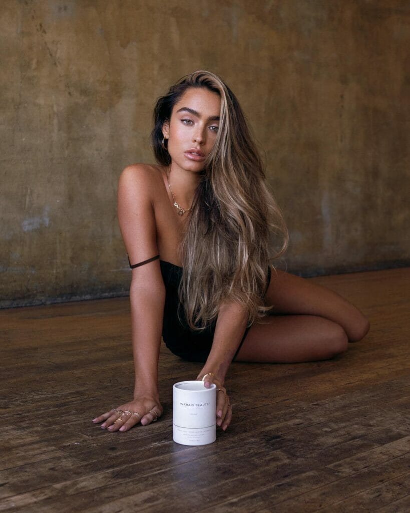 Sommer Ray on the floor