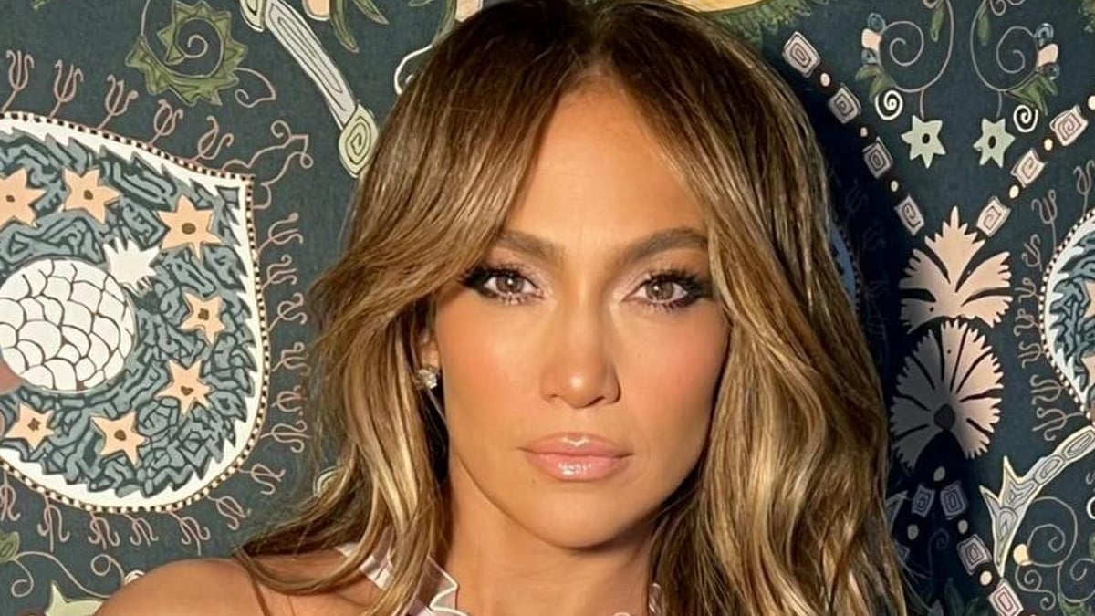 Jennifer Lopez In Dental Floss Bodysuit Ushers In Confidence