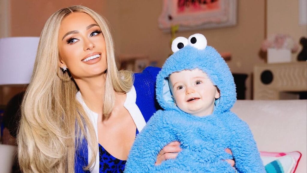Paris Hilton's son Phoenix's diaper, Paris Hilton as a mother