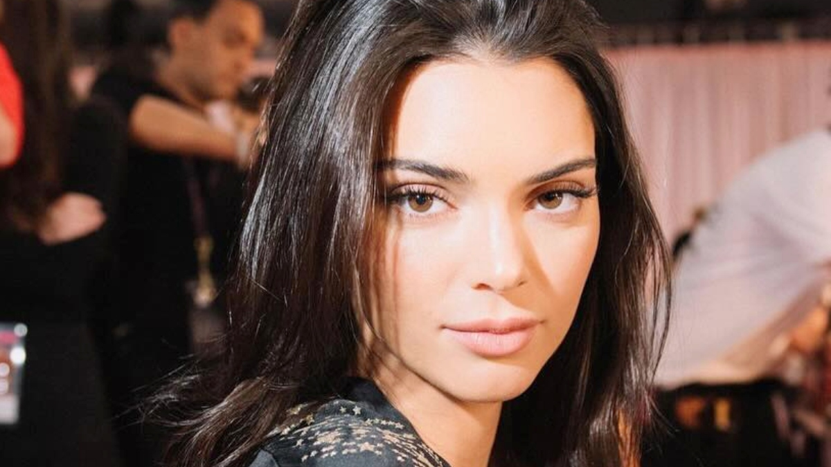 Kendall Jenner Pitied By Own Fans In Sunset Beach Photos 