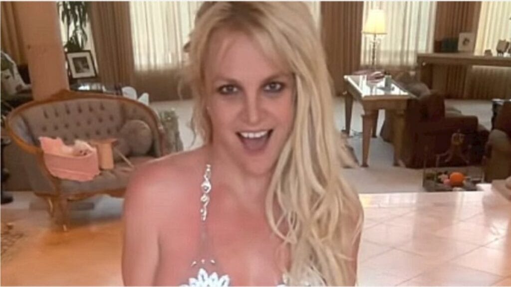 Britney Spears’ Alarming Downfall, Singer Unraveling at the Seams