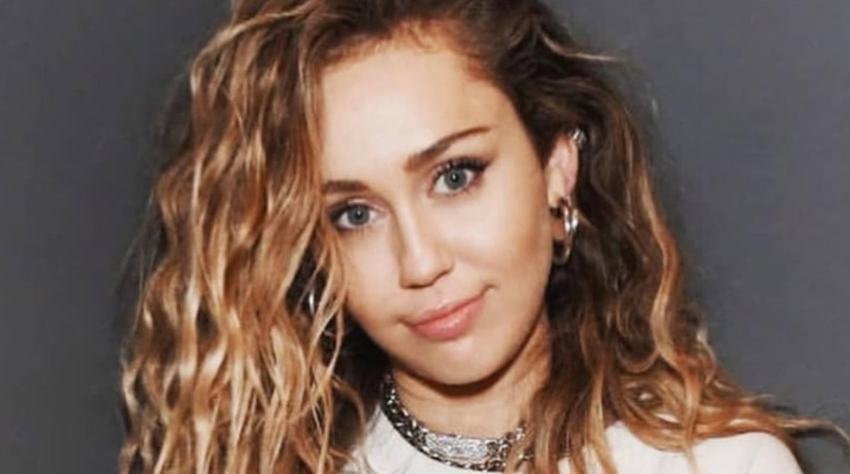 Miley Cyrus All Smiles With Her Sprinkle ‘Abortion’ Cake