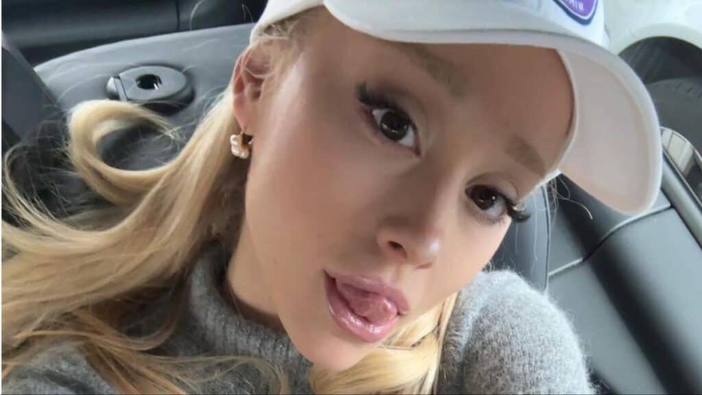Ariana Grande takes a selfie in her car