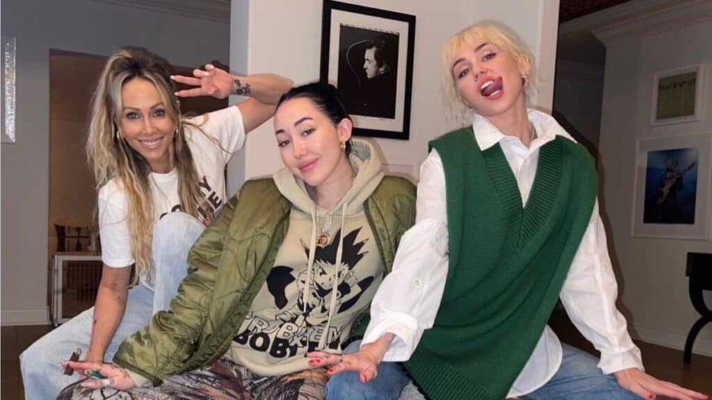 Miley Cyrus with mother Tish and sister Noah Cyrus