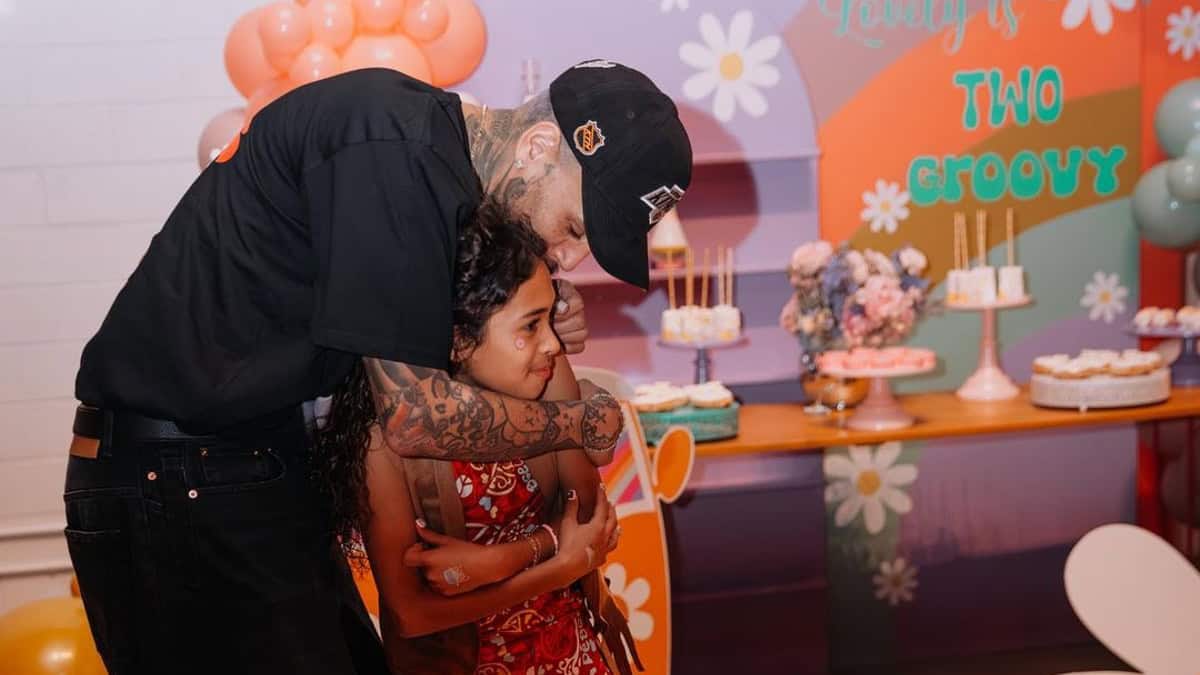 Крис Браун и Ниа Гузман празднуют 10-летие дочери королевской семьи в деревенском стиле