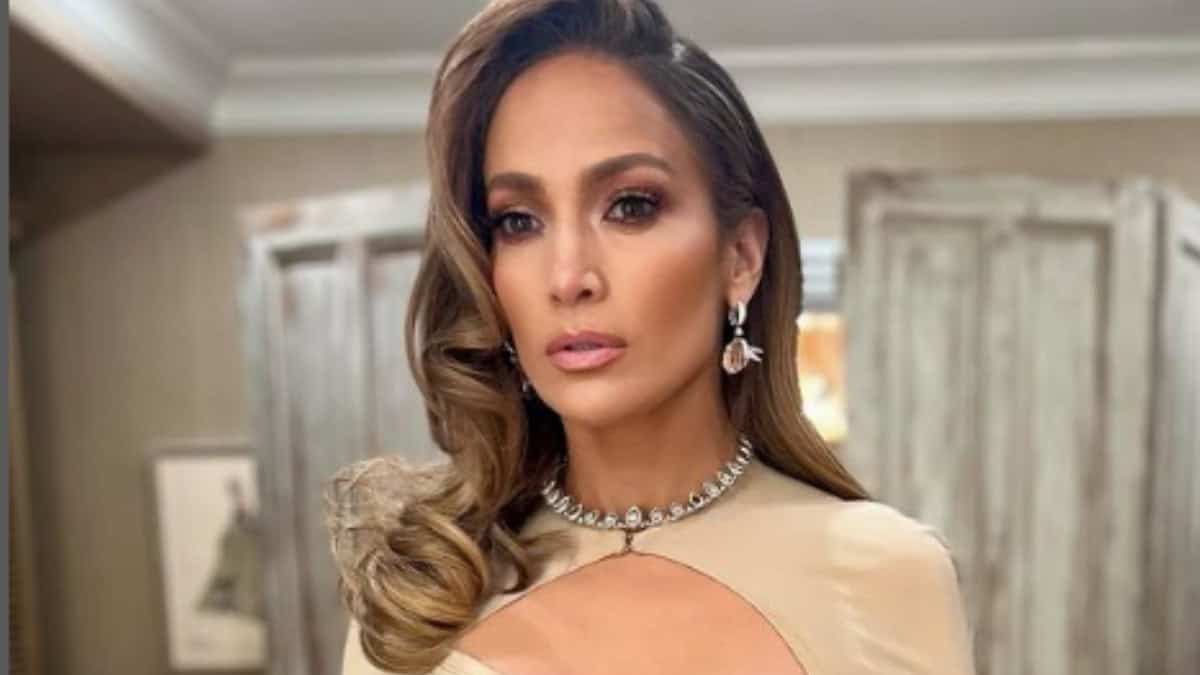 Jennifer Lopez Puts On A Smile During Recent Outing Amid Ben Affleck Drama