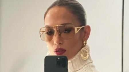 Jennifer Lopez poses for selfie