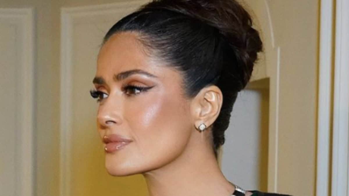 Salma Hayek’s Fans Call Her Out For Allegedly Not Being Proud To Be Mexican