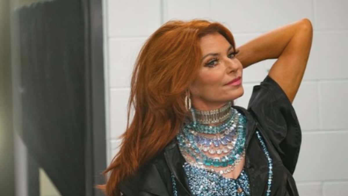 Shania Twain Creates A Stir As Angry Fans Tell Her To Lose The Wigs