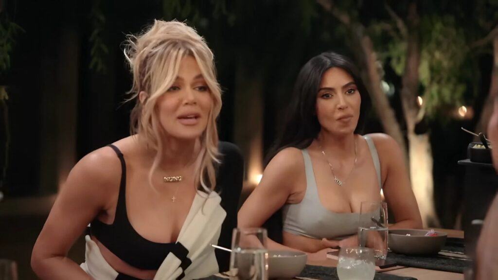 Kim Kardashian with sister Khloe Kardashian