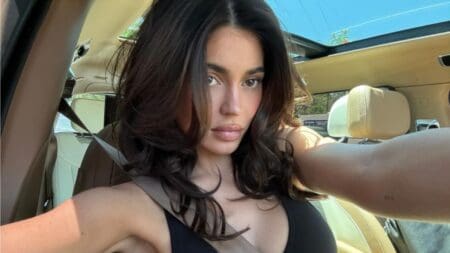 Kylie Jenner car selfie.