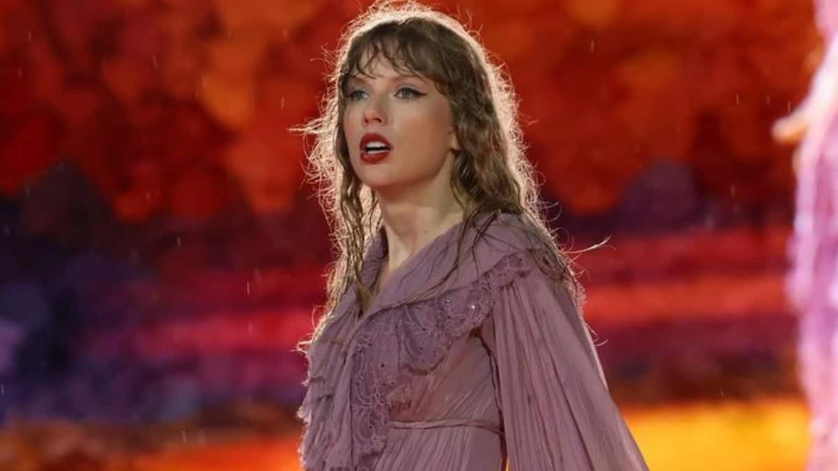 SOS Signal Disrupts Taylor Swift’s Concert as Singer Springs Into Action