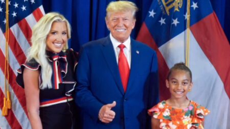 Savannah Chrisley and Chloe Chrisley poses with Donald Trump