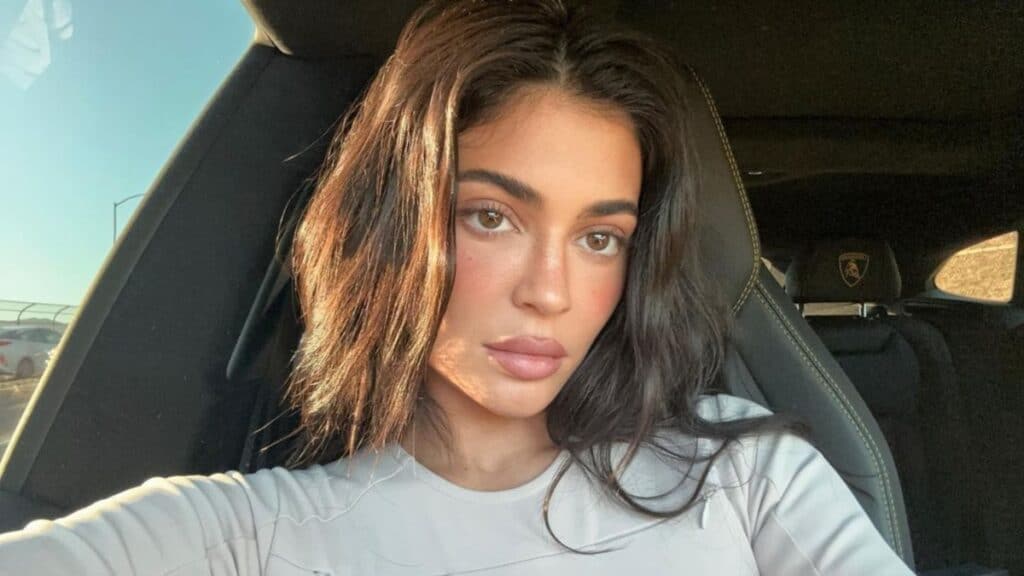 Kylie Jenner car selfie
