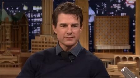 Tom Cruise sans daughter Suri Cruise